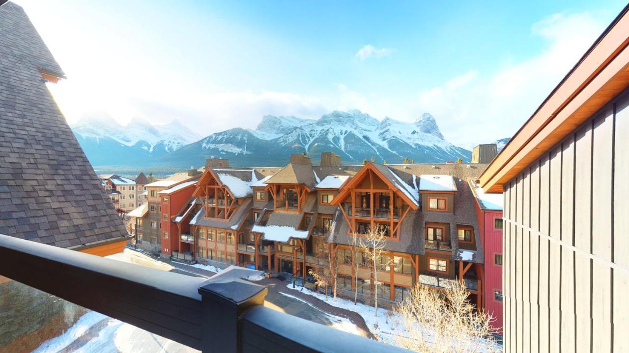 Spectacular Penthouse With Amazing Views, Indoor Pool And Hot Tub Hotell Canmore Exteriör bild