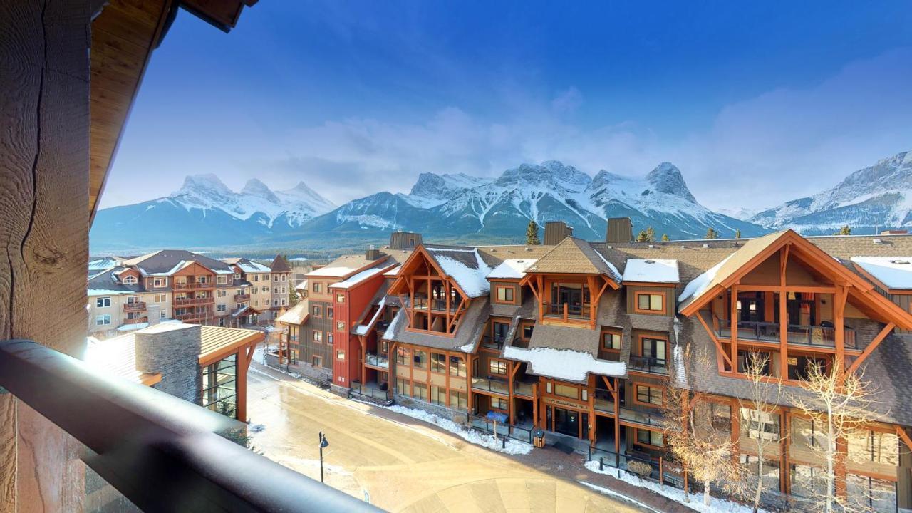Spectacular Penthouse With Amazing Views, Indoor Pool And Hot Tub Hotell Canmore Exteriör bild